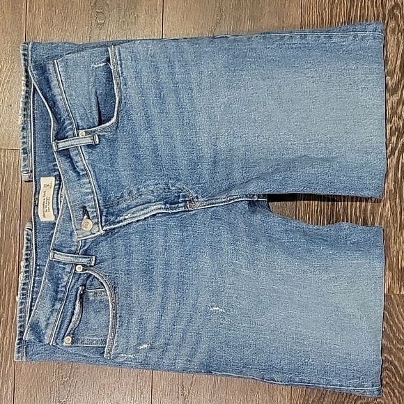Abercrombie & Fitch Denim - ❤️ NWOT! ABERCROMBIE & FITCH 90'S STRAIGHT ULTRA HIGH RISE JEANS, 8S 29 SHORT)